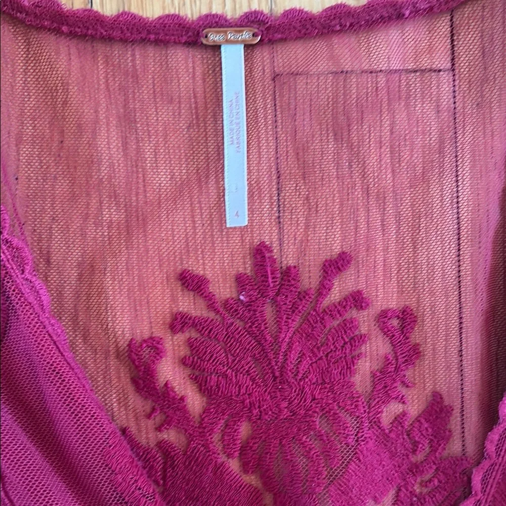 Free people lace dress ! So flattering - Picture 2 of 4